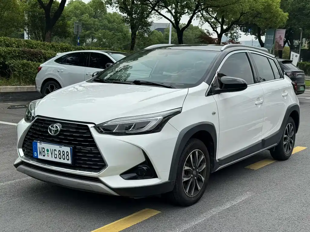 Toyota Yaris L 2021