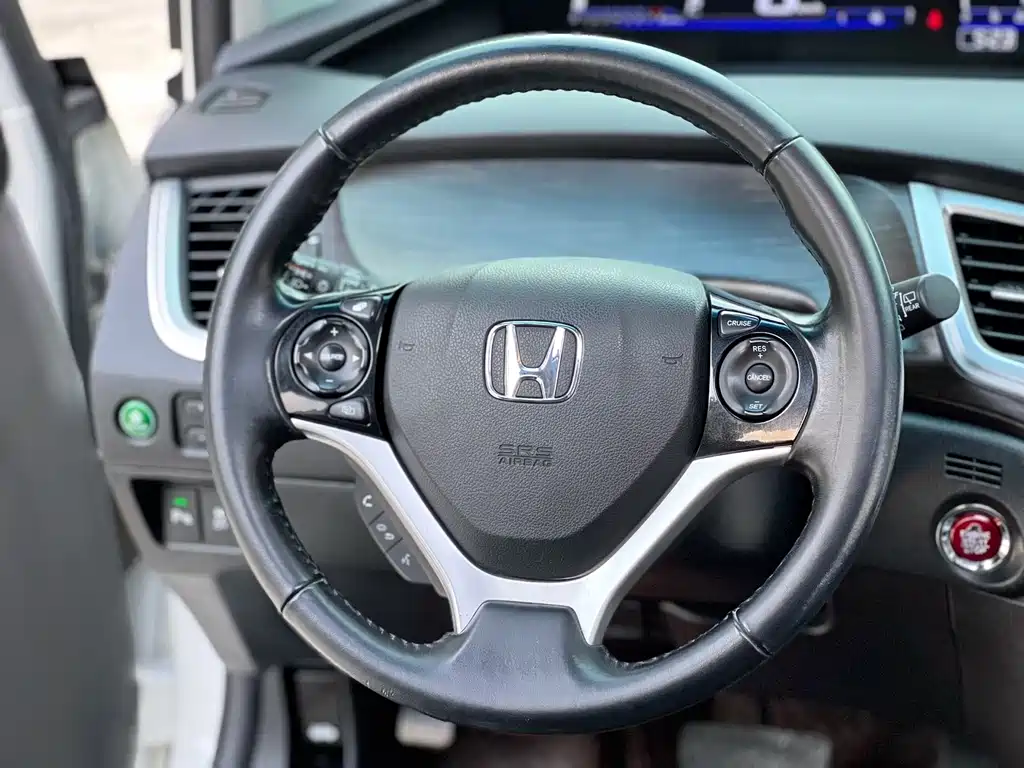 Honda Jade 2017 — фото 13