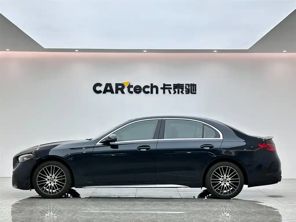 Mercedes-Benz C-Class 2024 — фото 2
