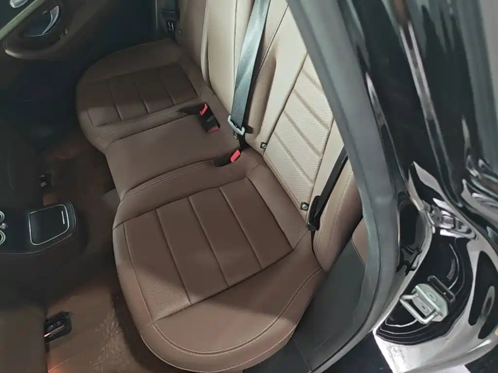 Mercedes-Benz E-Class 2023 — фото 17