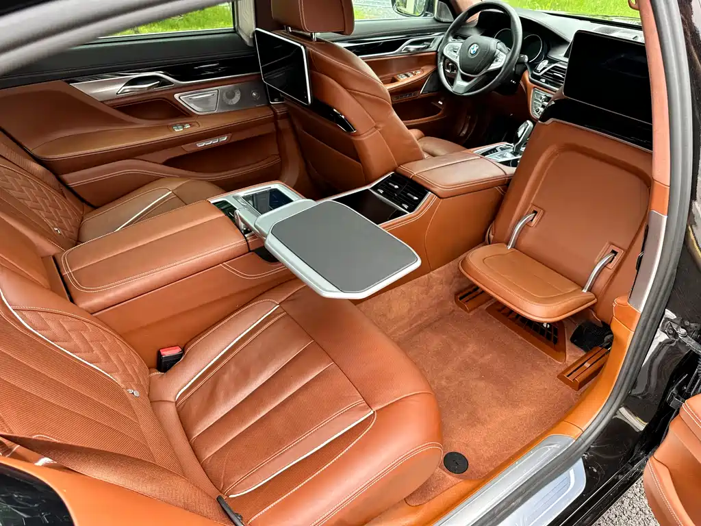 BMW 7 Series 2018 — фото 17
