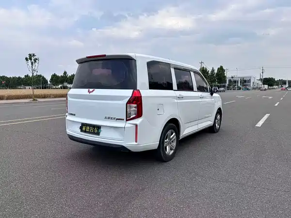Wuling Hongguang PLUS 2019