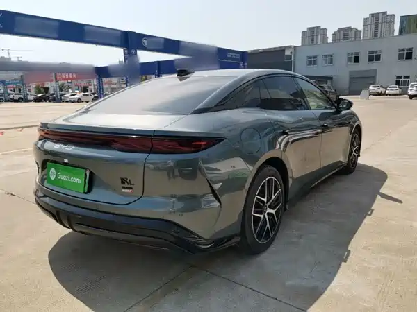 BYD Han L 2025