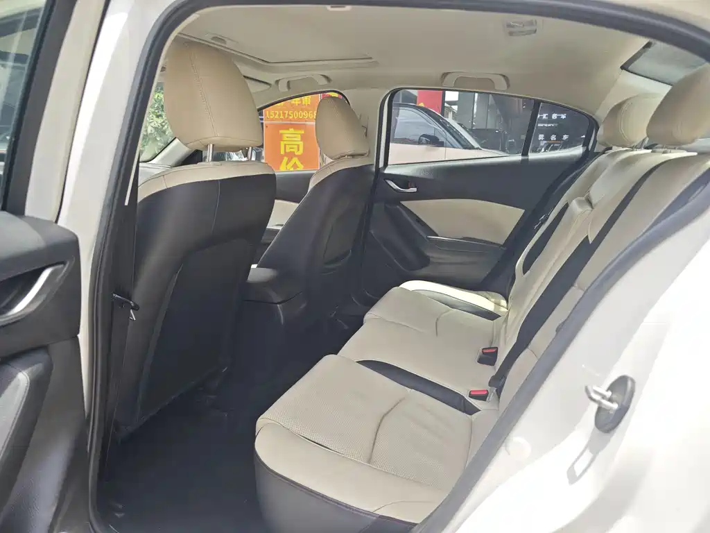 Mazda 3 Axela 2014