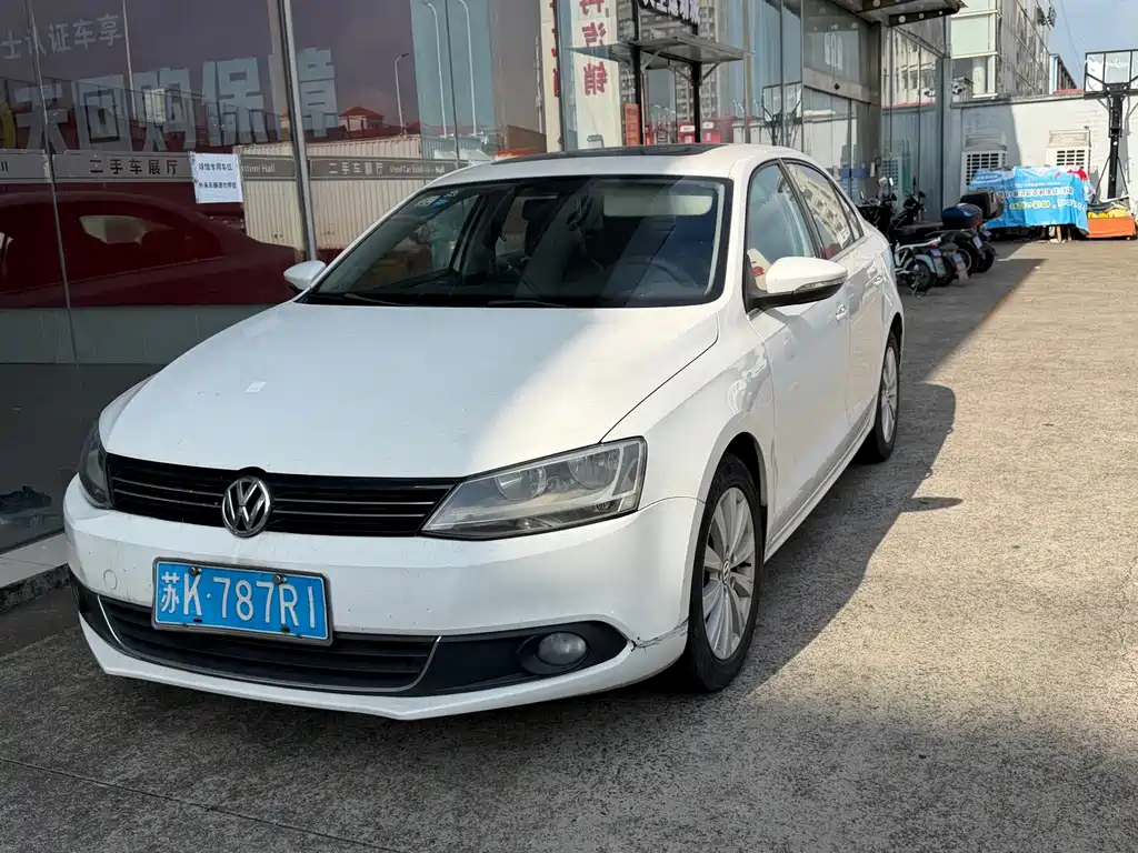 Volkswagen Sagitar 2013