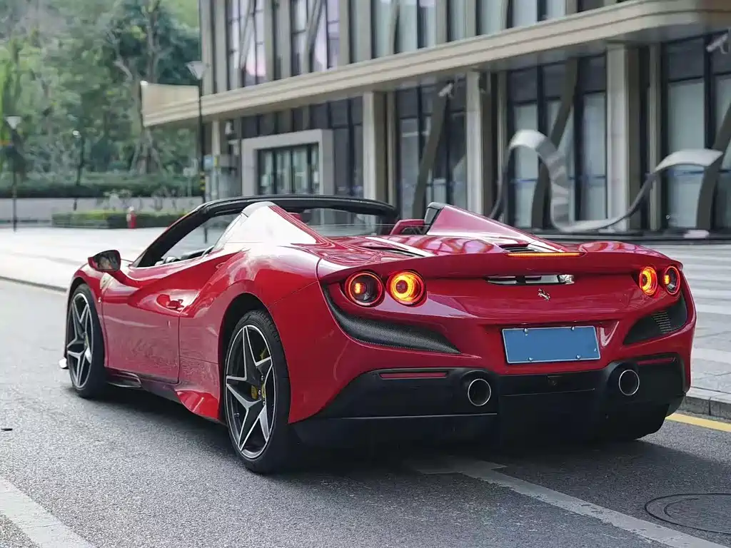Ferrari F8 2023 — фото 6