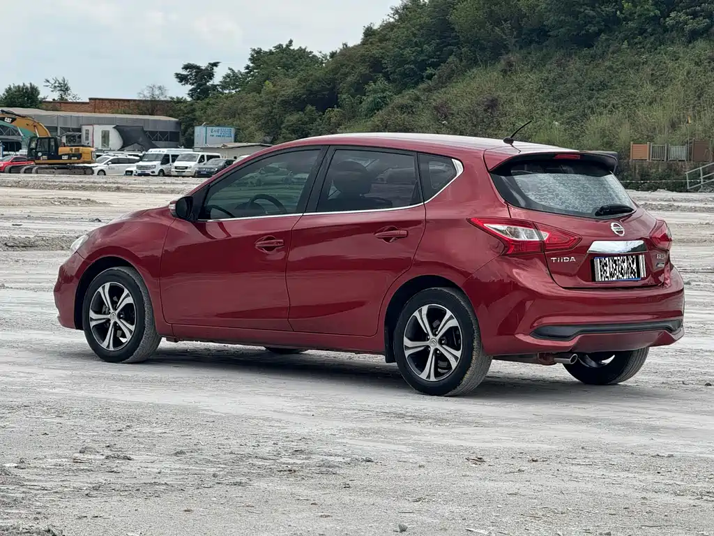 Nissan Tiida 2016