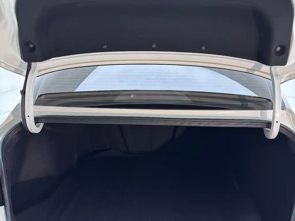 Hyundai Elantra 2023 — фото 23