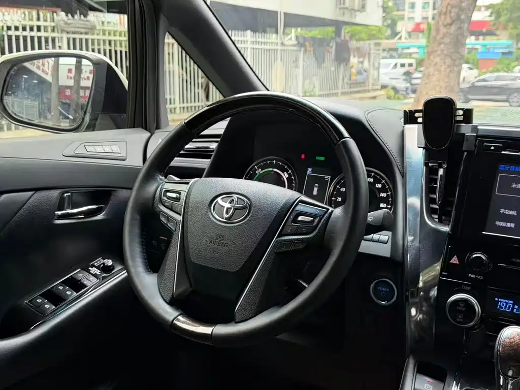 Toyota Alphard 2020 — фото 9