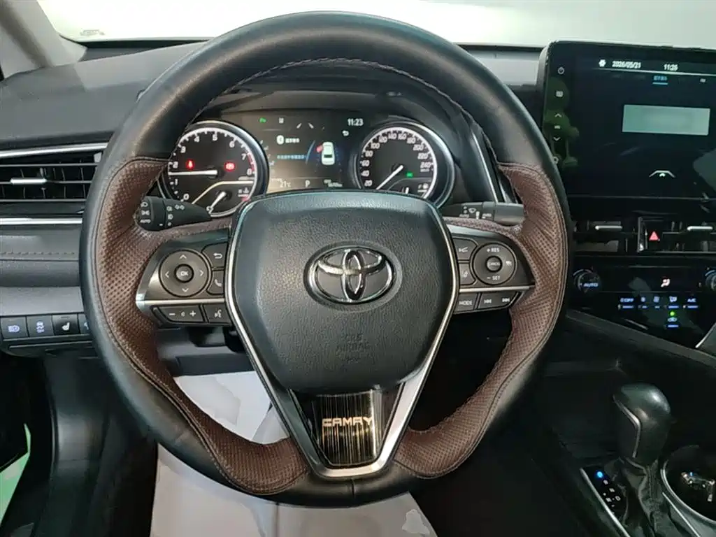 Toyota Camry 2022 — фото 11