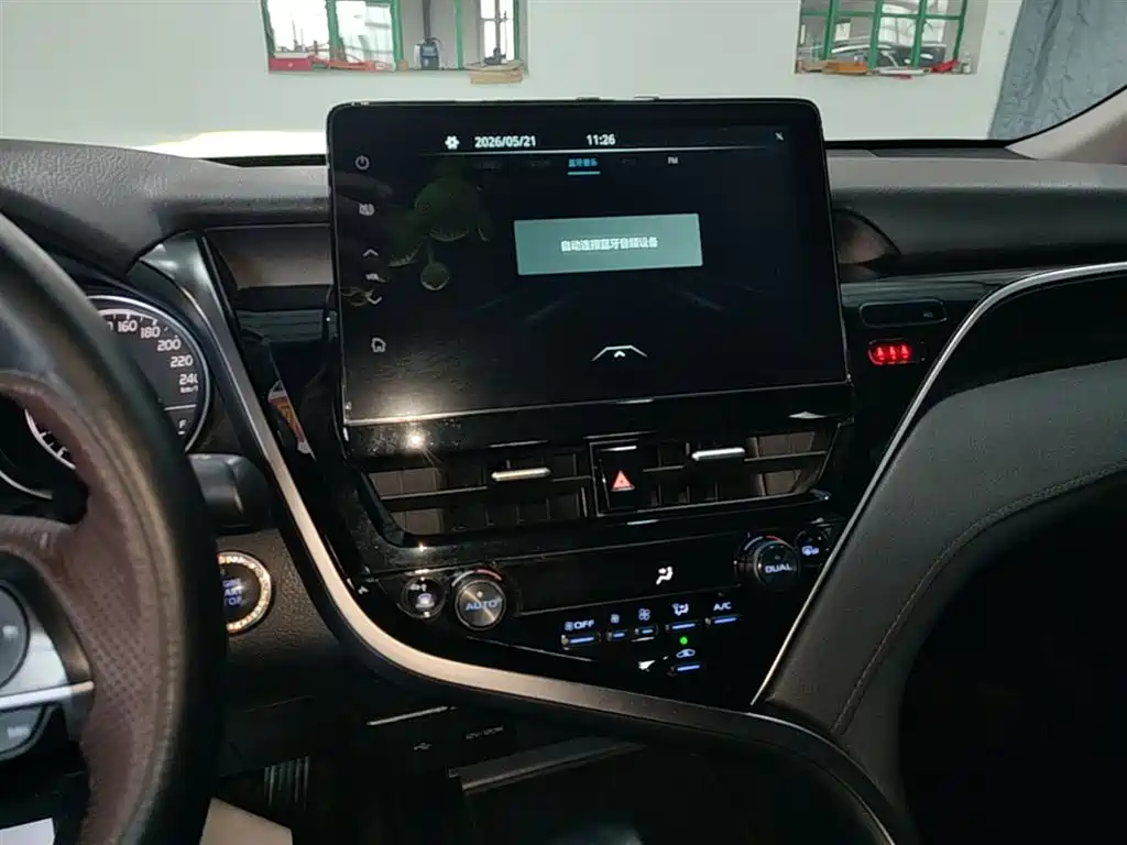 Toyota Camry 2022 — фото 13