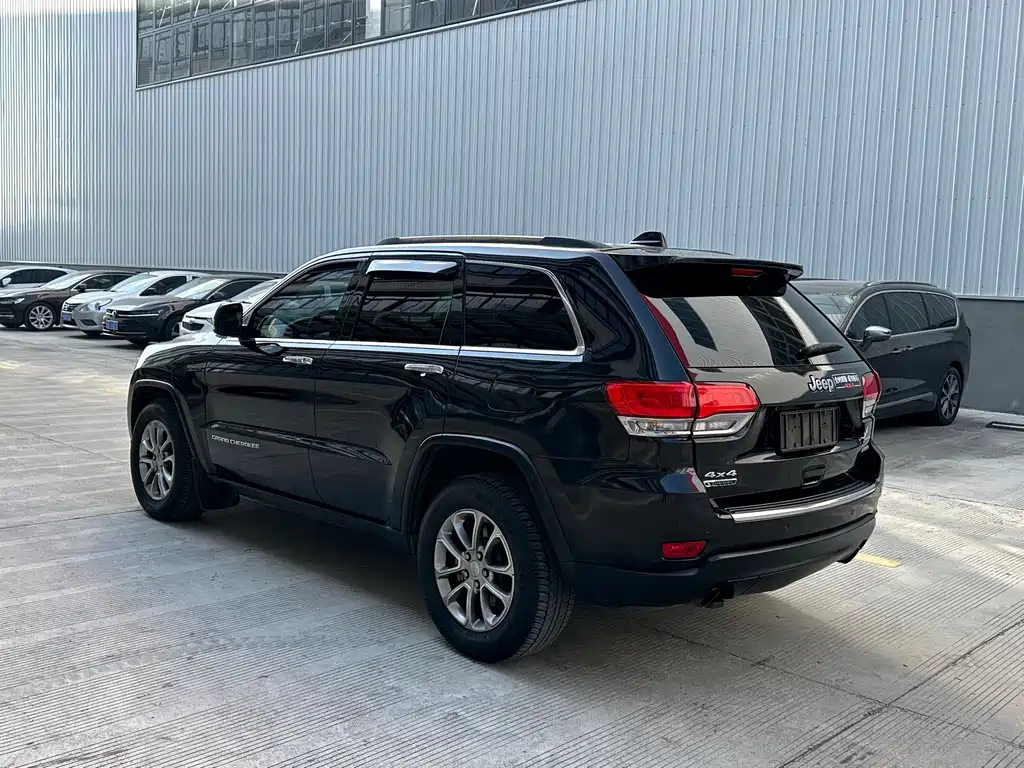 Jeep Grand Cherokee 2015 — фото 6