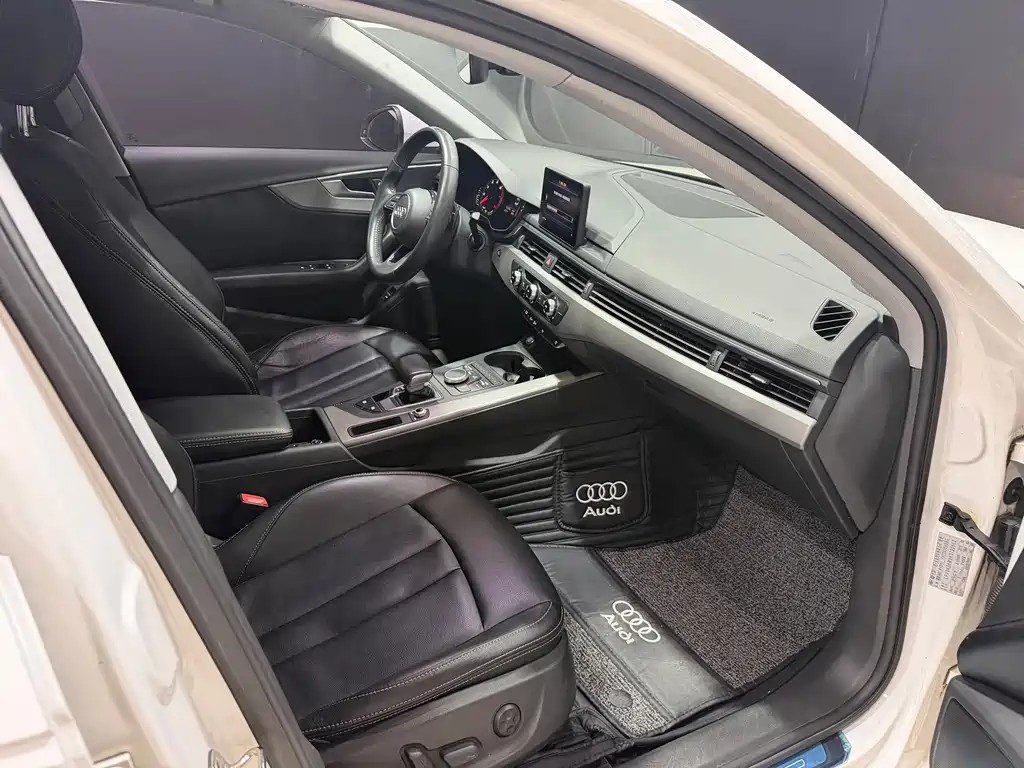 Audi A4L 2019