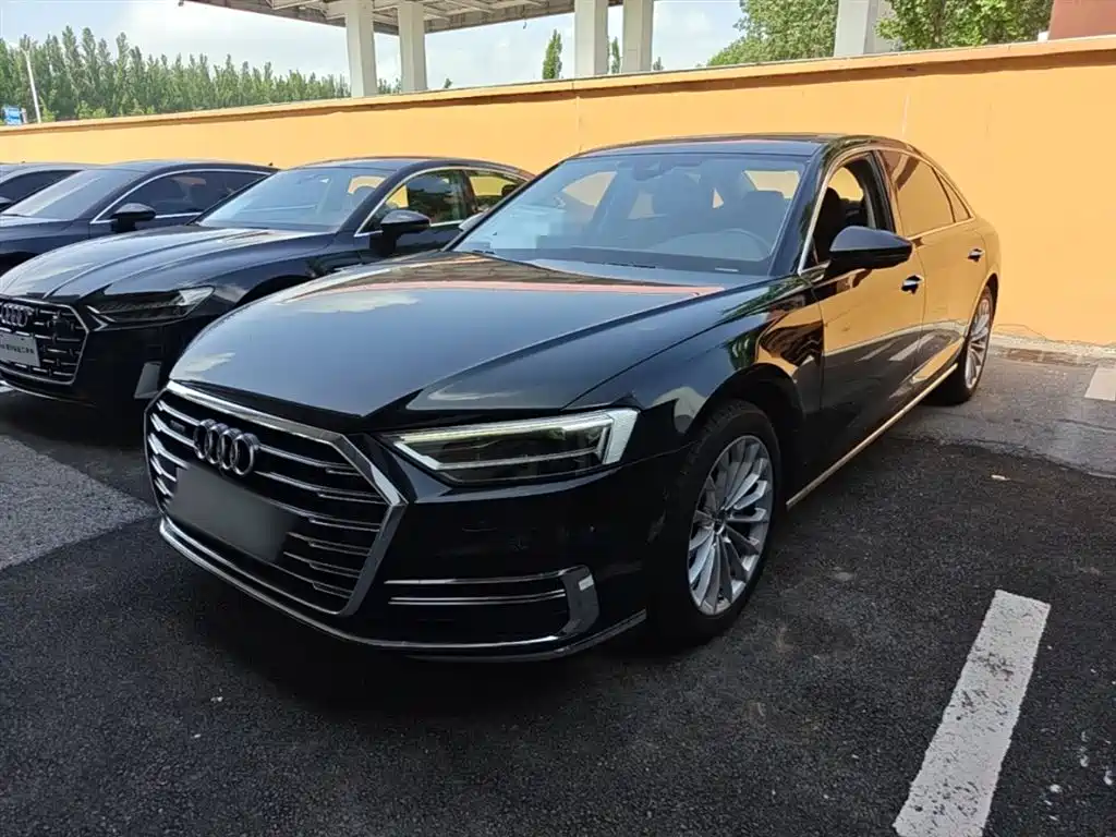 Audi A8 2018 — фото 1
