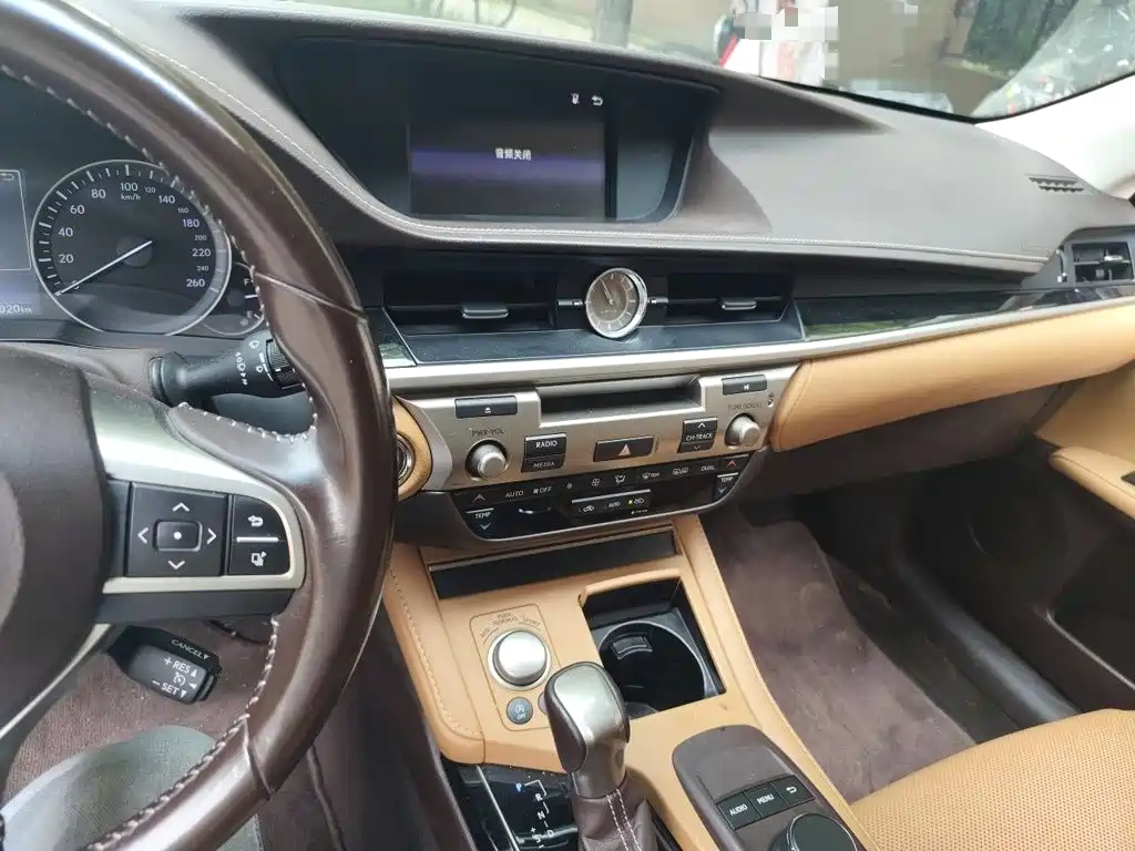 Lexus ES 2017