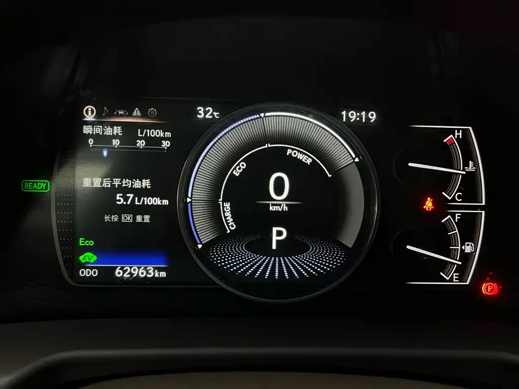 Lexus ES 2021 — фото 15