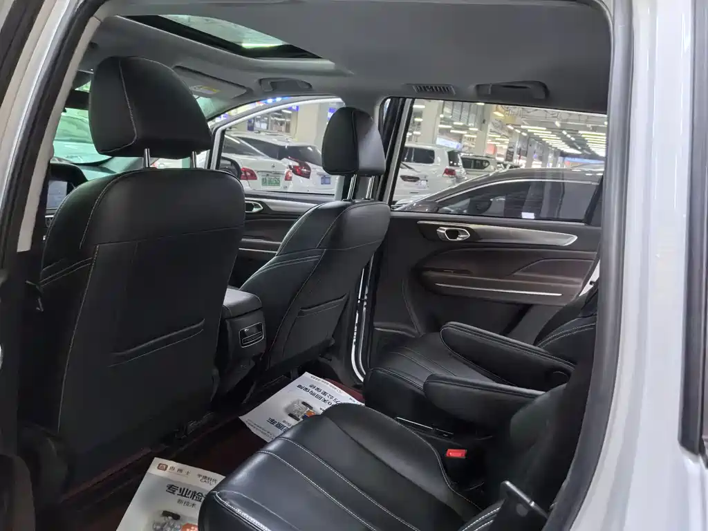 GAC Motor Trumpchi M6 2023 — фото 10