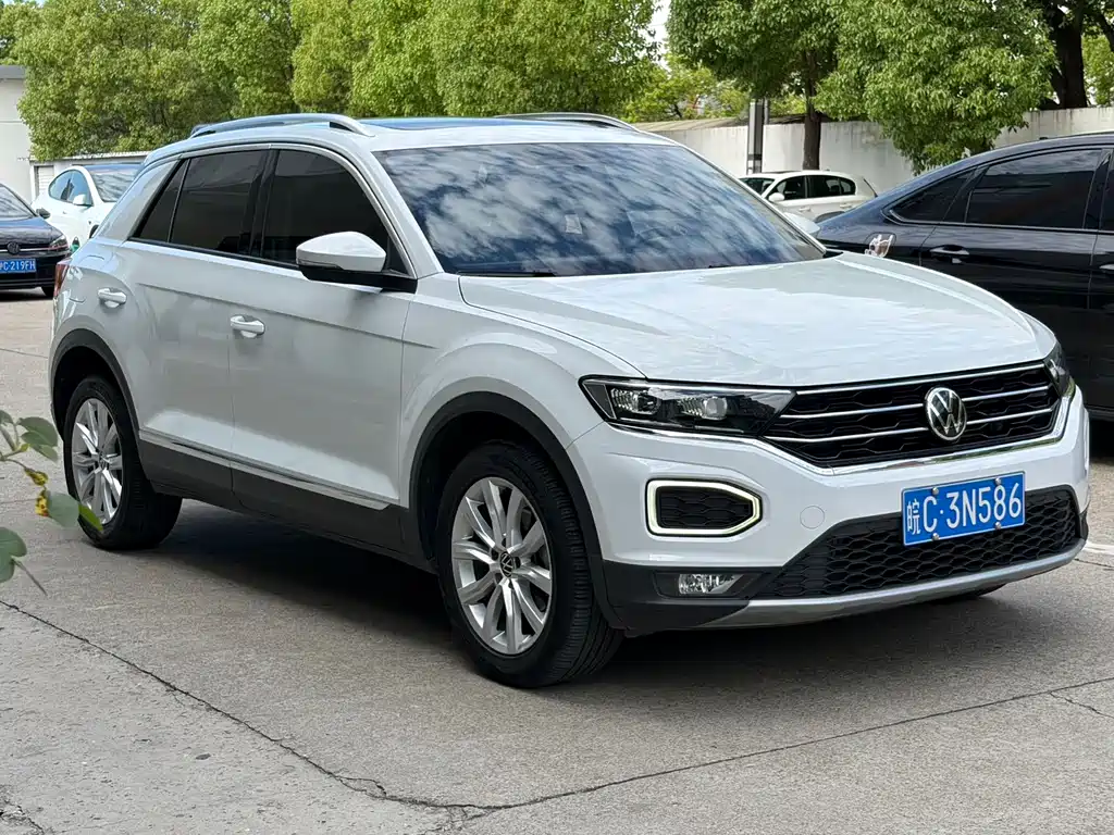 Volkswagen T-Roc 2023 — фото 3