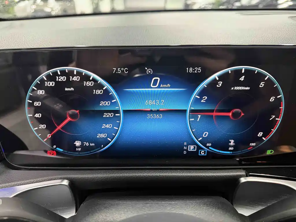 Mercedes-Benz GLB 2022 — фото 11