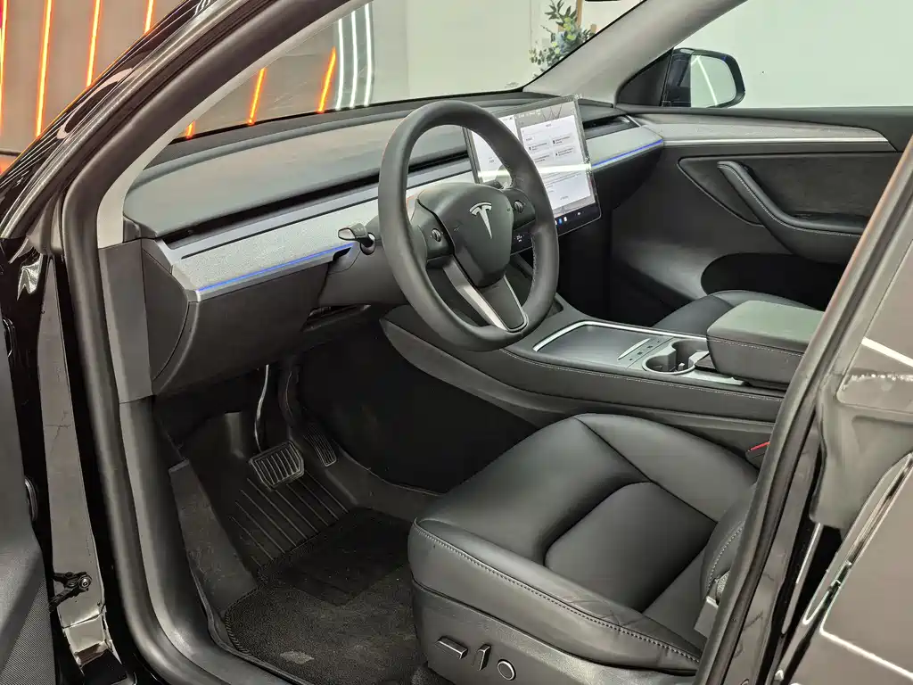 Tesla Model Y 2023 — фото 13