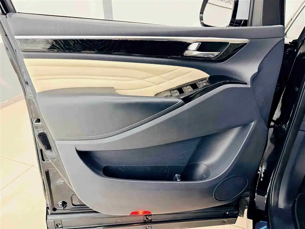 GAC Motor Trumpchi M8 2022 — фото 13
