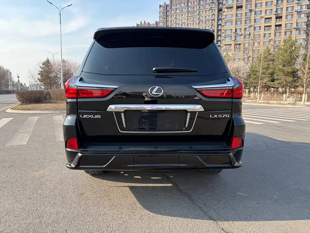 Lexus LX 2018 — фото 5