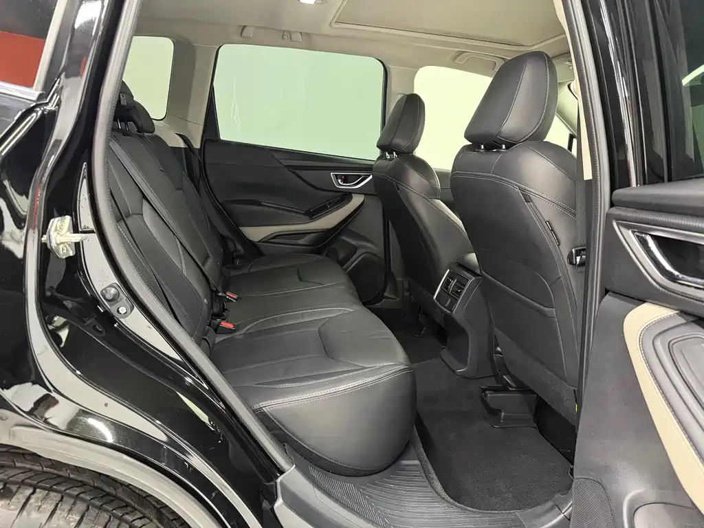 Subaru Forester 2022 — фото 14