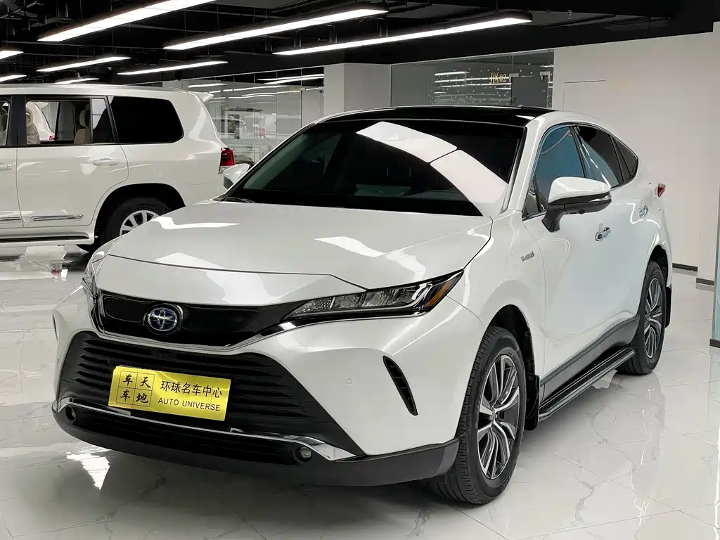 Toyota Harrier 2024 — фото 1