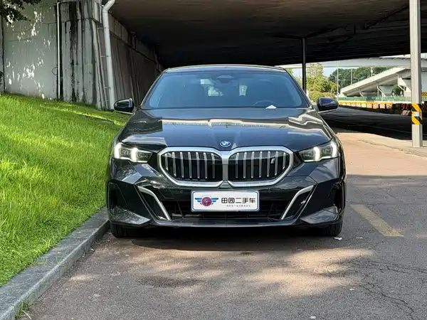 BMW i5 2024