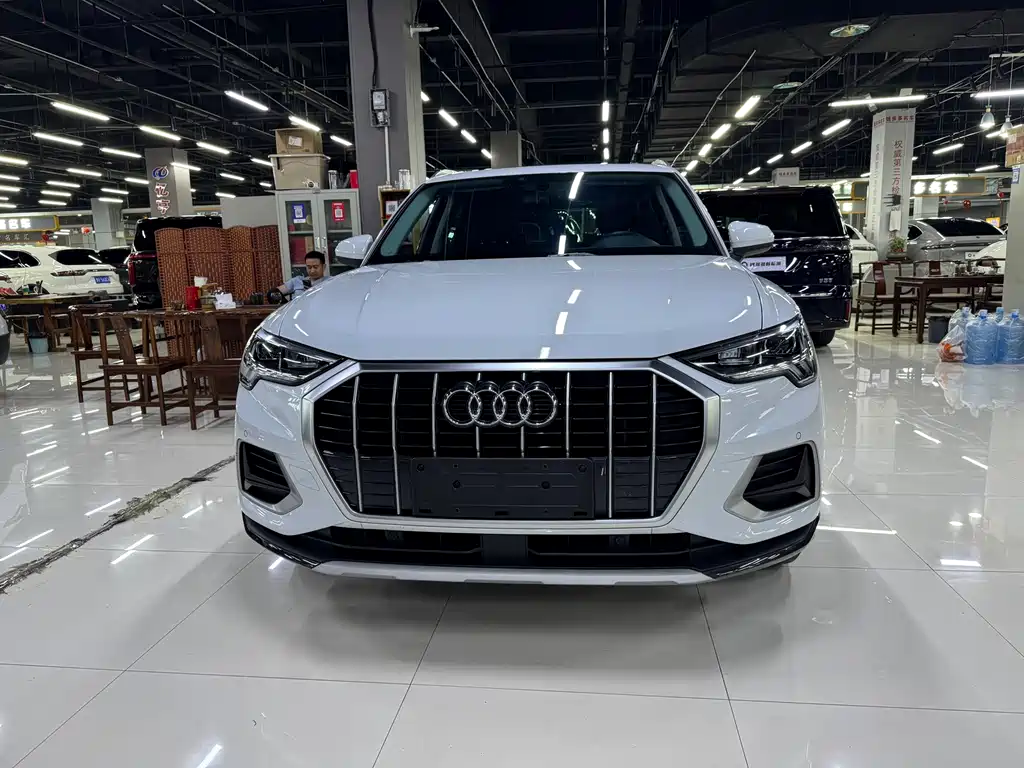 Audi Q3 2022 — фото 12
