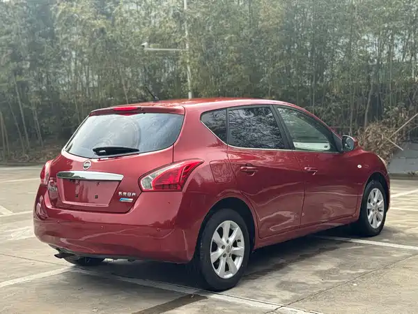 Nissan Tiida 2011
