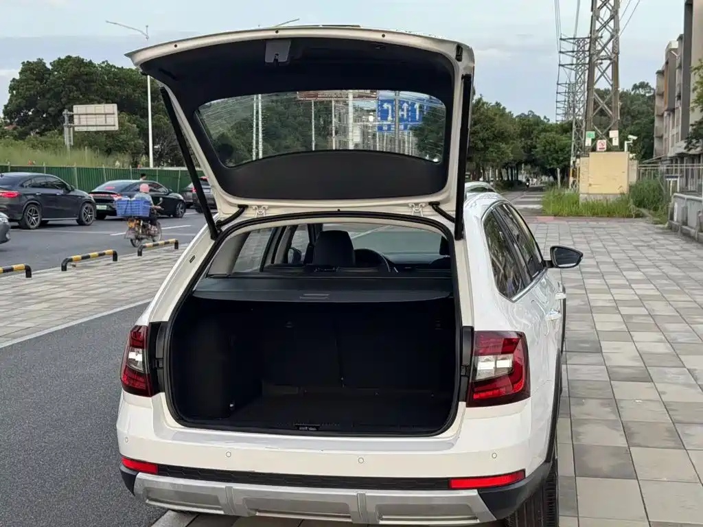 Skoda Octavia 2020 — фото 10