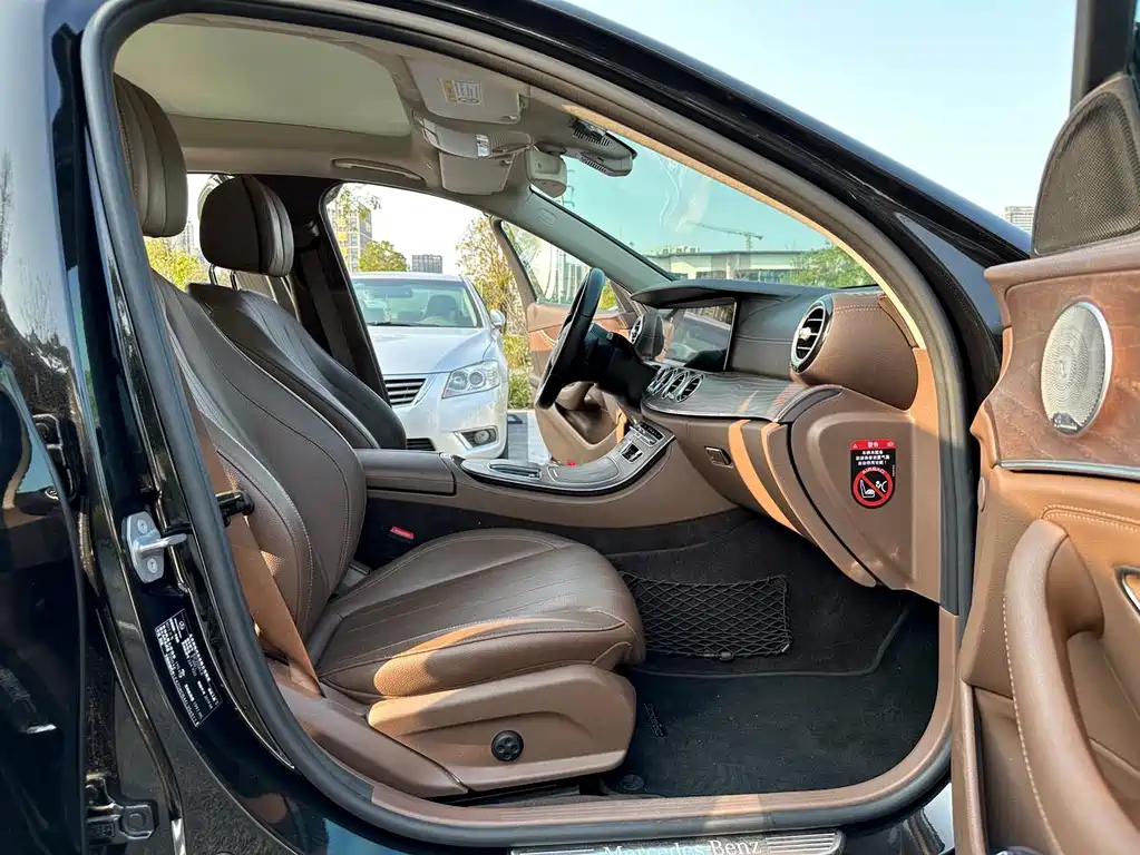Mercedes-Benz E-Class 2019 — фото 14