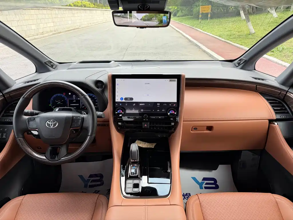 Toyota Alphard 2025 — фото 8
