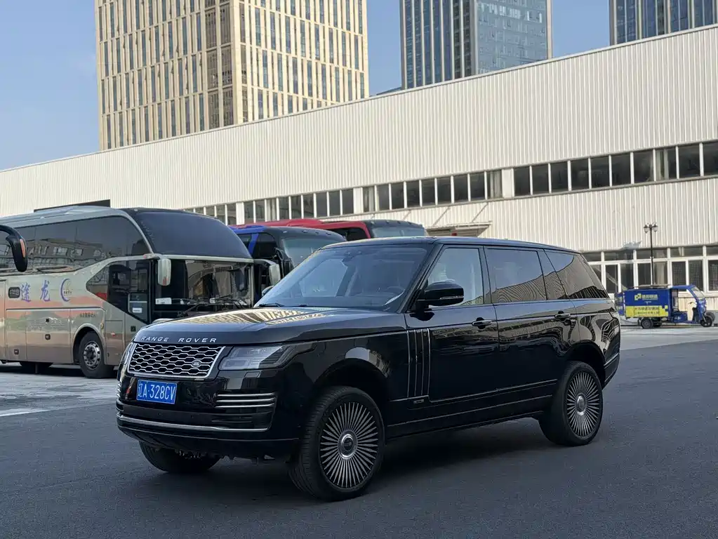 Land Rover Range Rover 2018 — фото 1