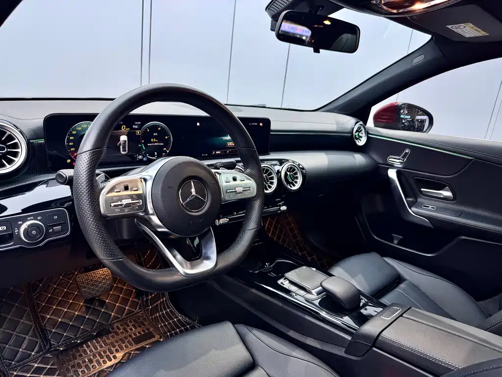 Mercedes-Benz A-Class 2022 — фото 8
