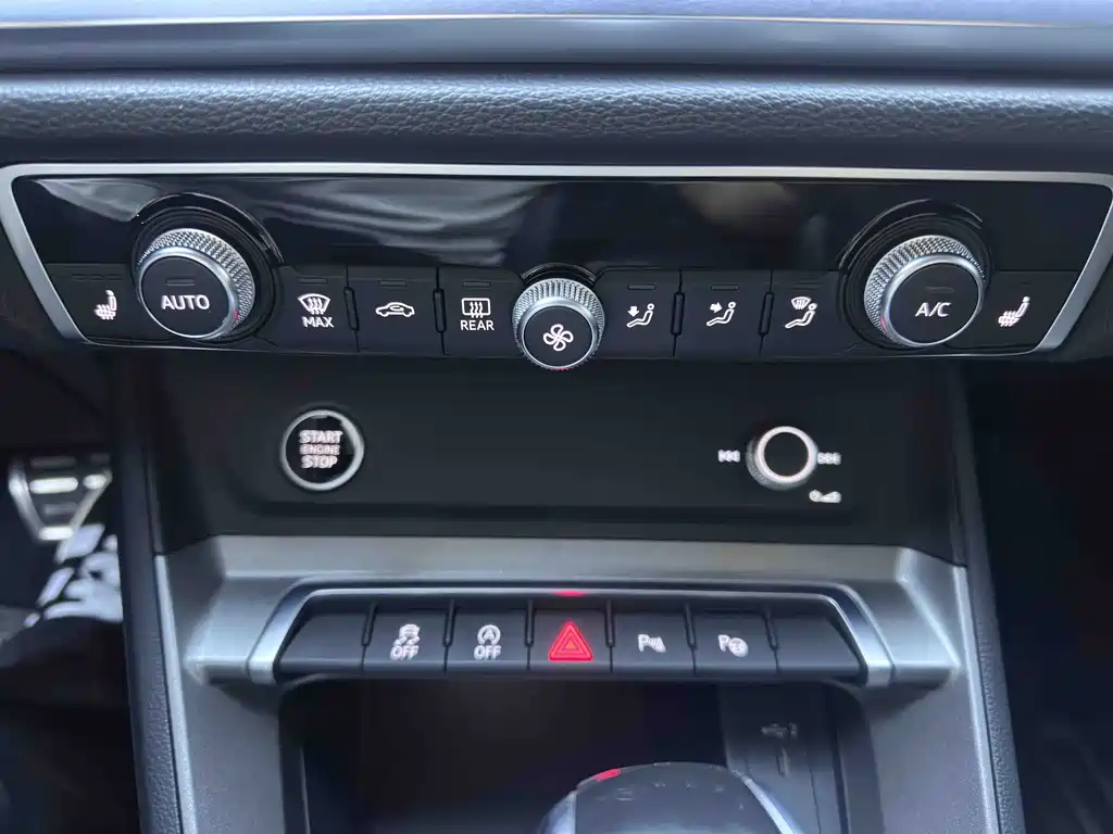Audi Q3 2023 — фото 14
