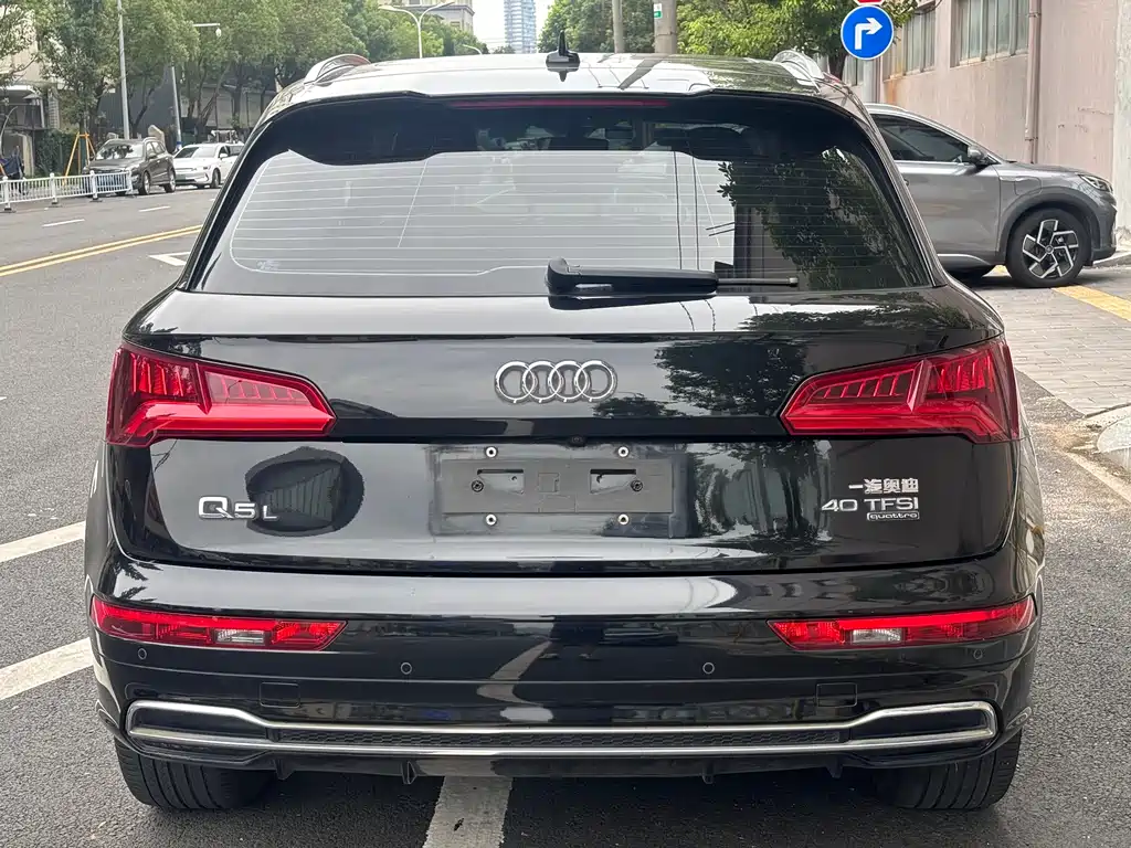 Audi Q5L 2020 — фото 14