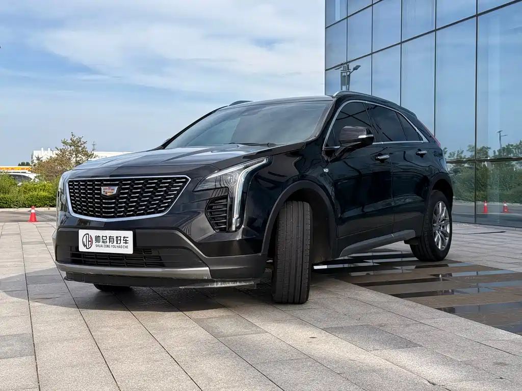 Cadillac XT4 2022 — фото 1
