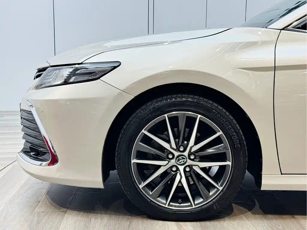 Toyota Camry 2021 — фото 26