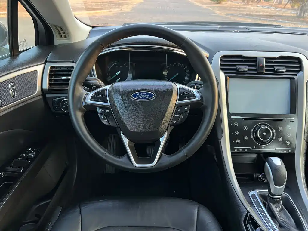 Ford Mondeo 2014 — фото 13