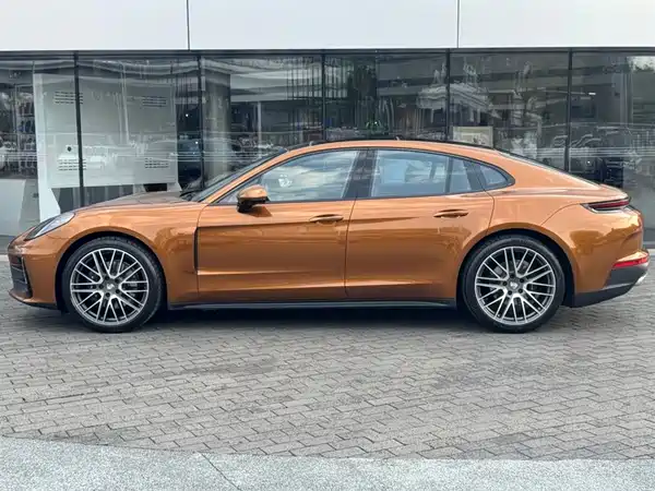 Porsche Panamera 2024