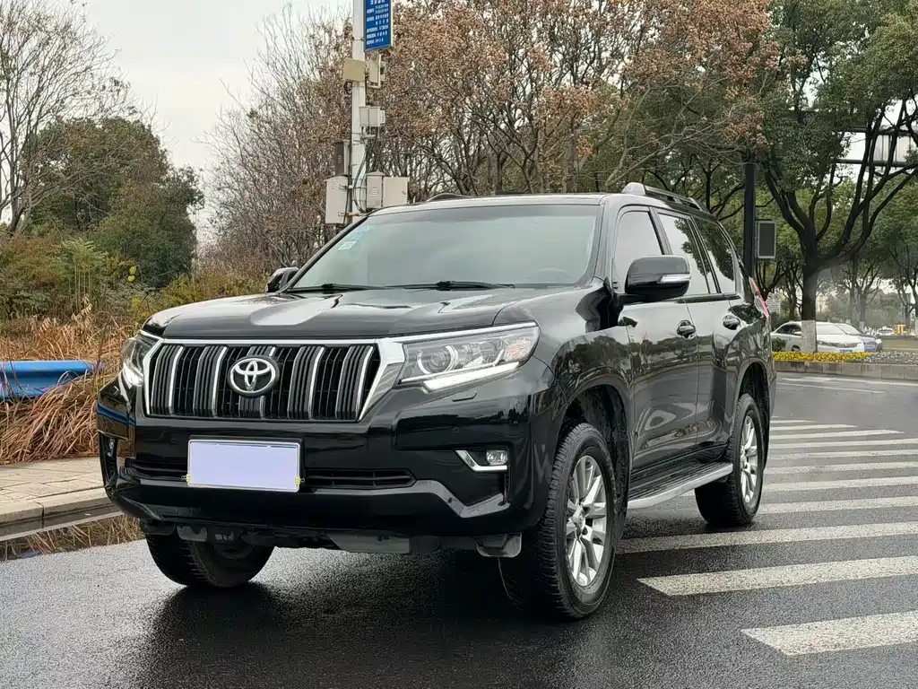 Toyota Prado 2019 — фото 1