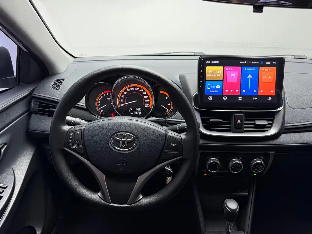 Toyota Yaris L 2022 — фото 16