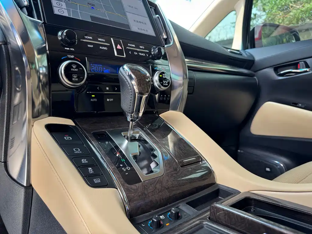 Toyota Alphard 2021 — фото 6
