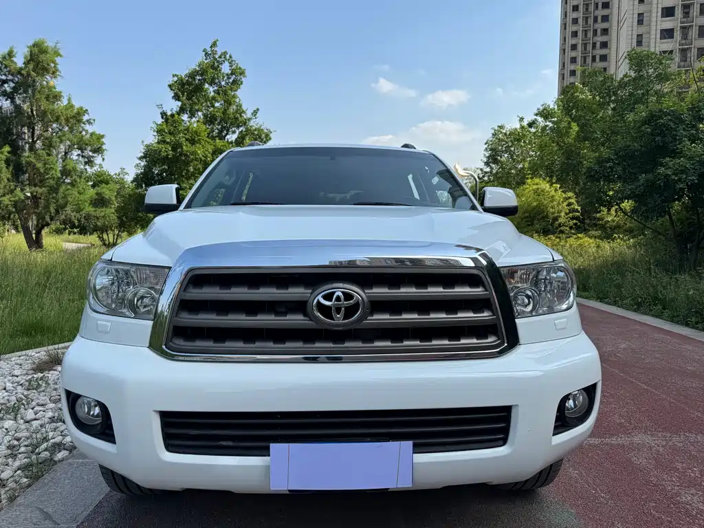 Toyota Sequoia 2016 — фото 3