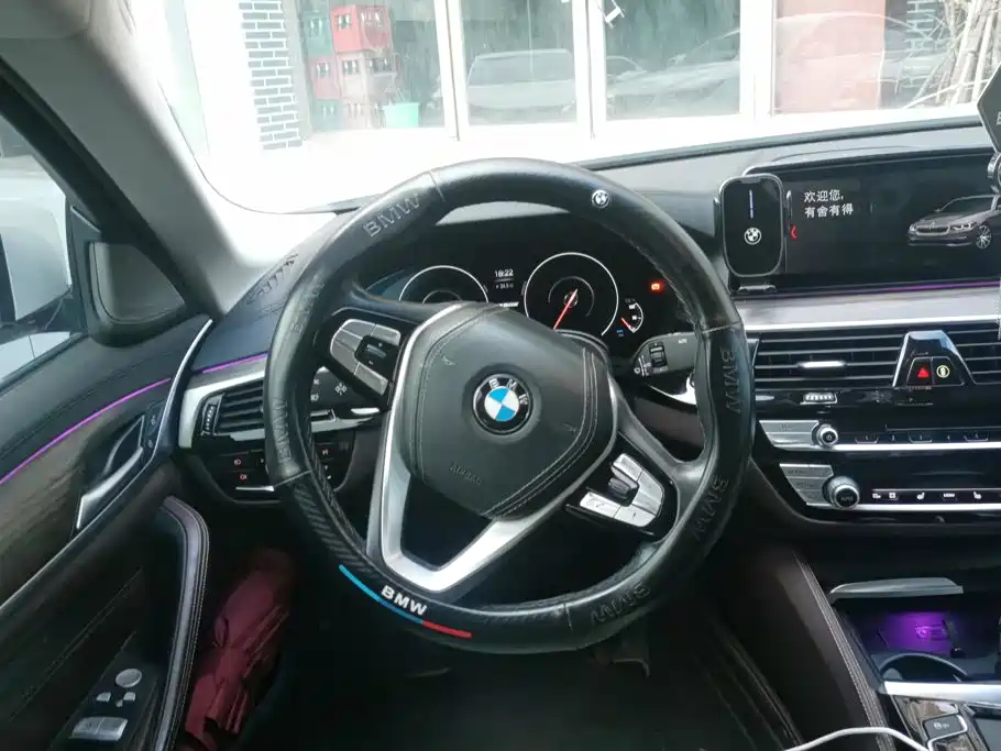 BMW 5 Series New Energy 2019 — фото 15