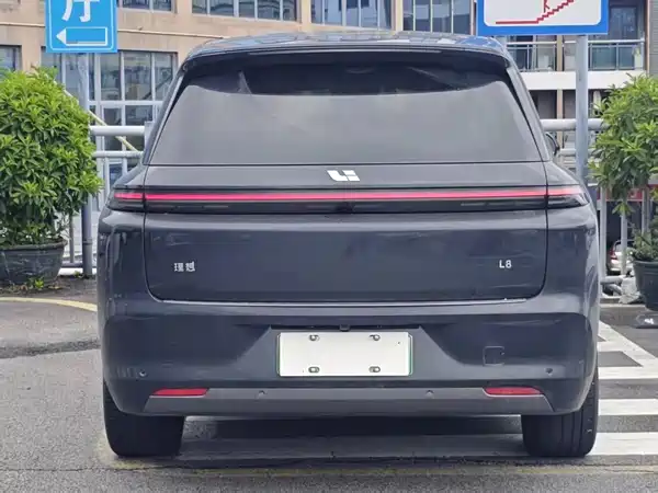 Li Auto L8 2025