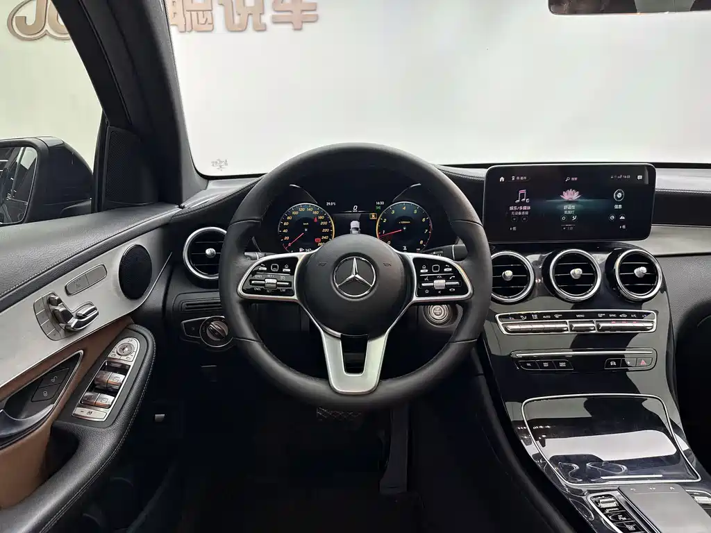 Mercedes-Benz GLC Coupe 2022 — фото 6