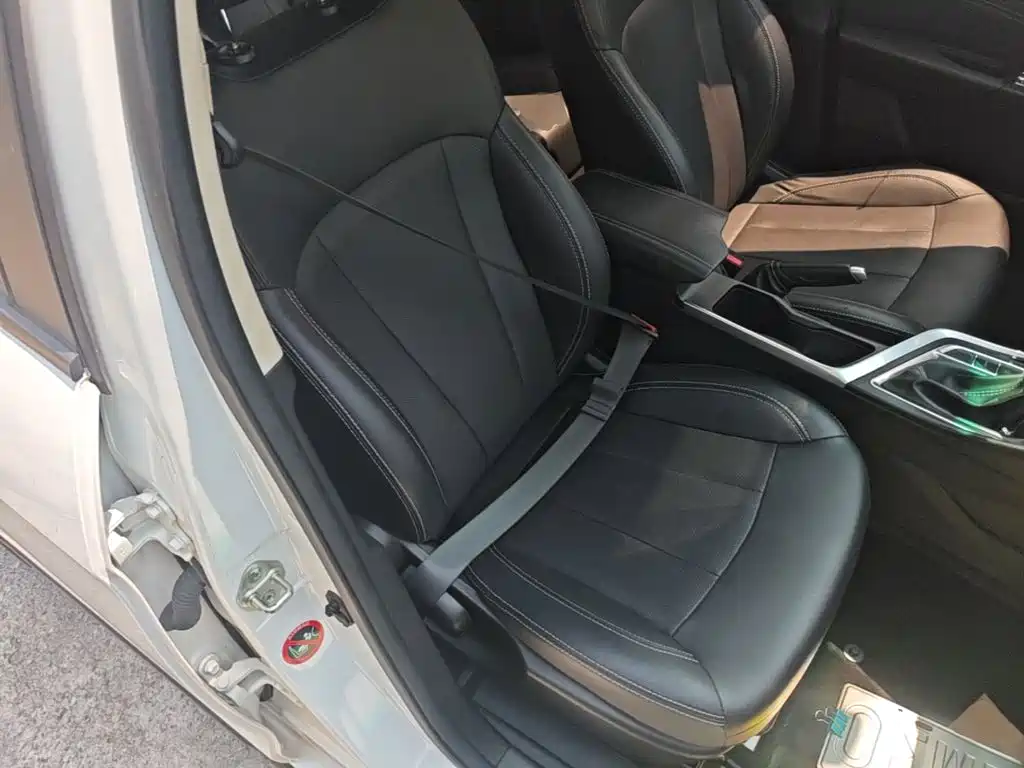 Geely Vision X3 2020 — фото 25